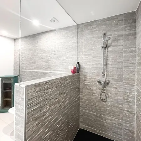 Mar Wifi Free , Private Bathroom And Terrace شقة